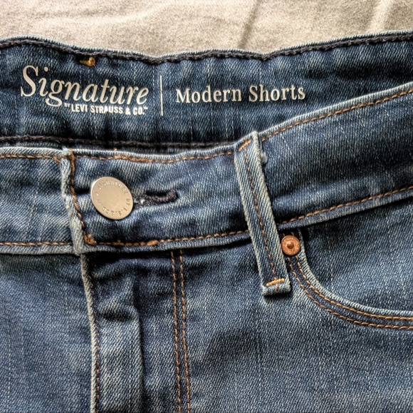 Levi's Signature Modern Jean Shorts Sz 10 - Picture 2 of 5